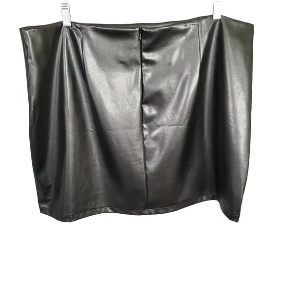 Frederick's of Hollywood Size 20 Skirt PVC Polyurethane Back Zip Pencil Black - Picture 2 of 4
